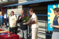 Burmistrz Nysy Marian Smutkiewicz przywita kwiatami nowo wybran dyrektor Boen Wglarz