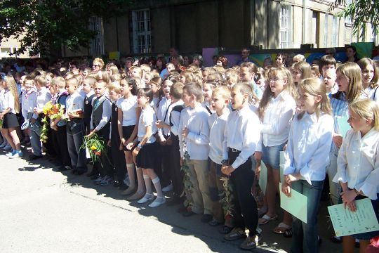 Na zakoczenie uczniowie zapiewali hymn szkoy