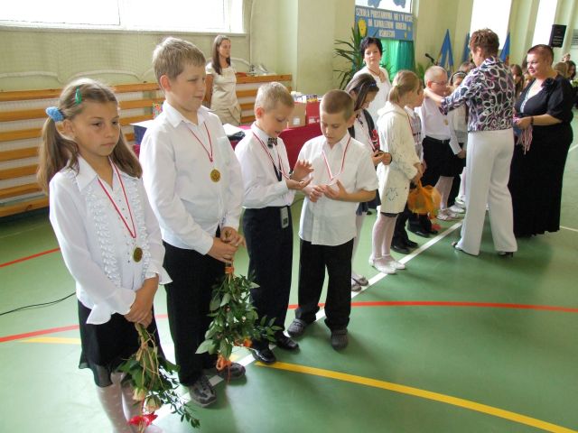 Najlepsi uczniowie klas trzecich otrzymali medale