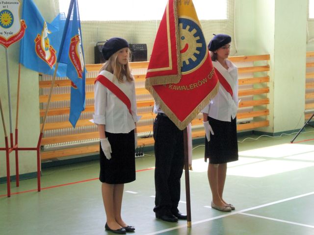 Nowy poczet sztandarowy: Joasia, Maciek i Karolina